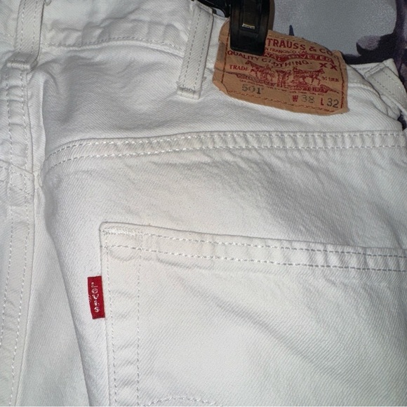 Levi's 501 Men’s Button-Fly White Denim Jeans - Picture 3 of 8